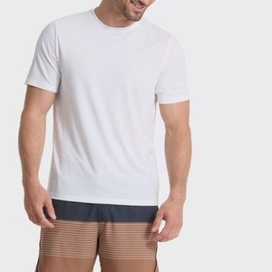 Vuori men’s white tee shirt